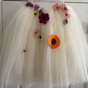 Flower Appliqué white Tulle skirt.